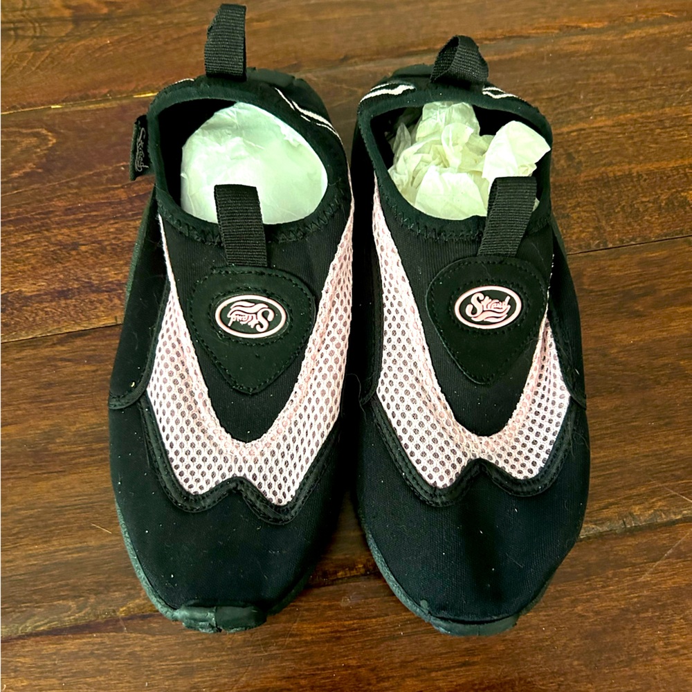 Boat/Swim Shoes Size 5 Woman’s New! $10
